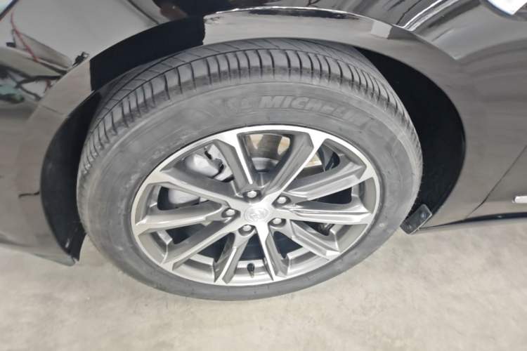 Used Buick LaCrosse 2022 652T Luxury Version Left Front Wheel Hub