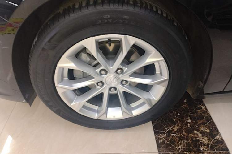 Used Buick LaCrosse 2022 552T Luxury Version Left Front Wheel Hub