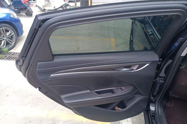 Used Buick LaCrosse 2022 652T Luxury Version Left Rear Door Interior