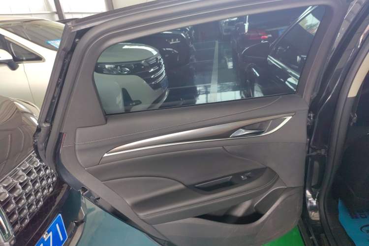Used Buick LaCrosse 2022 652T Luxury Version Left Rear Door Interior