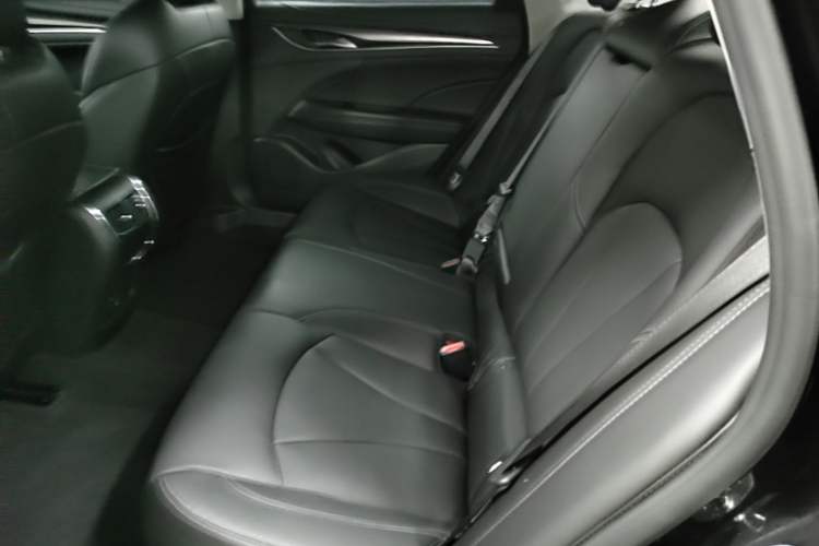 Used Buick LaCrosse 2022 652T Luxury Version Left Rear Seat