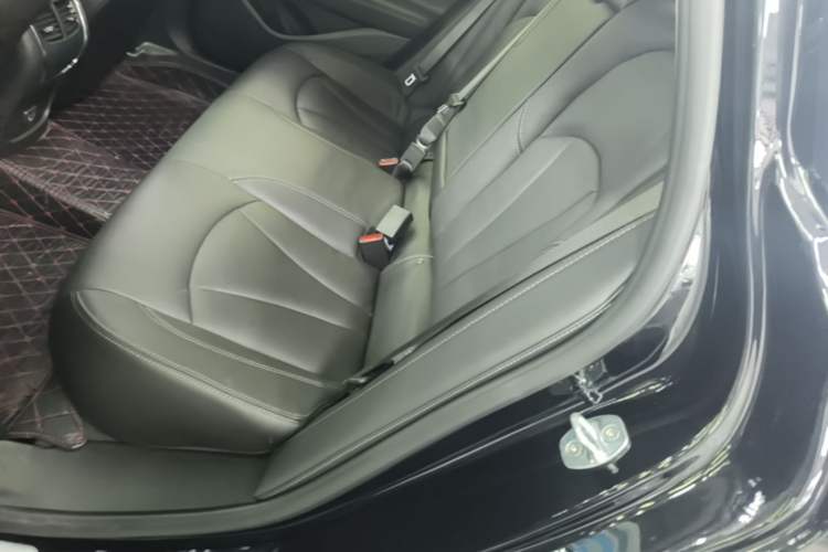 Used Buick LaCrosse 2022 552T Luxury Version Left Rear Seat