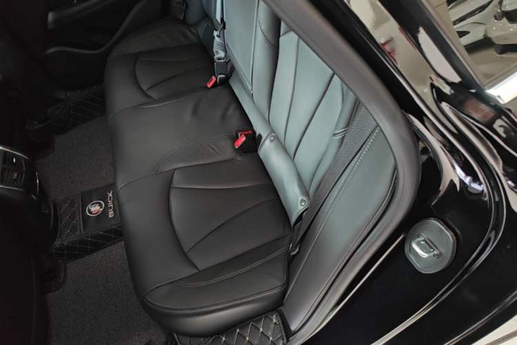 Used Buick LaCrosse 2022 552T Luxury Version Left Rear Seat