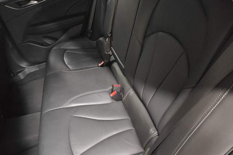Used Buick LaCrosse 2022 652T Luxury Version Left Rear Seat