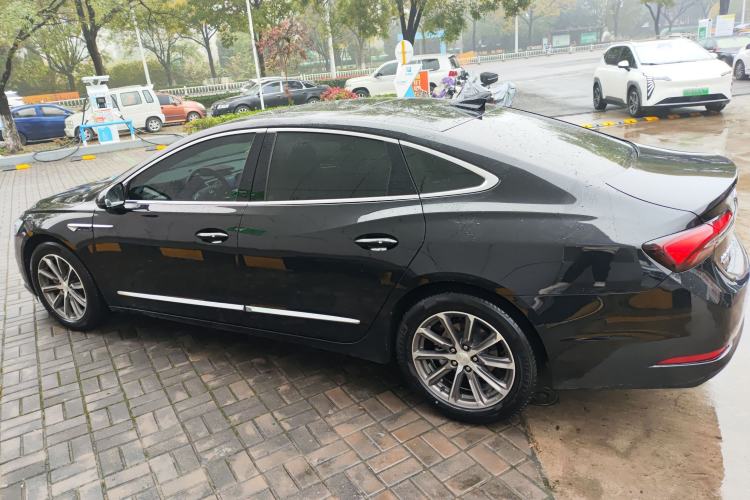Used Buick LaCrosse 2022 652T Luxury Version Left Side