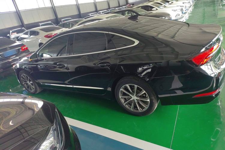Used Buick LaCrosse 2022 652T Luxury Version Left Side