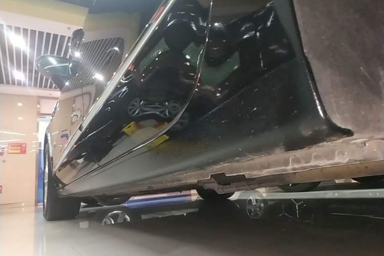 Used Buick LaCrosse 2022 552T Luxury Version Left Side Sill