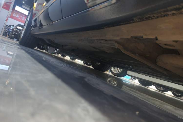 Used Buick LaCrosse 2022 552T Luxury Version Left Side Sill