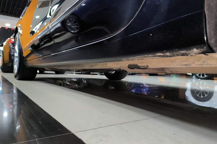 Used Buick LaCrosse 2022 552T Luxury Version Left Side Sill