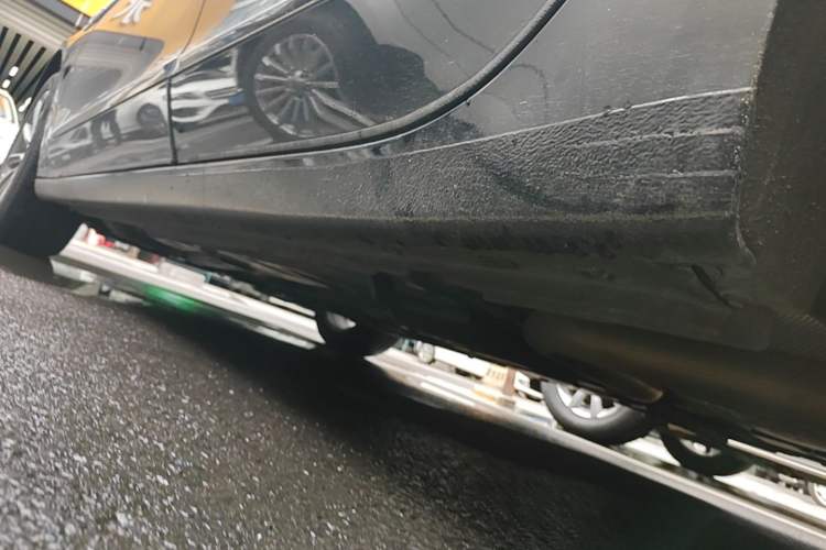 Used Buick LaCrosse 2022 652T Luxury Version Left Side Sill