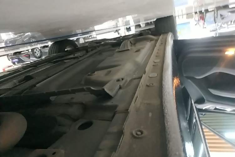 Used Buick LaCrosse 2022 552T Luxury Version Left Side Sill