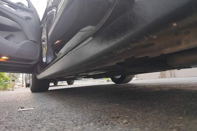 Used Buick LaCrosse 2022 552T Luxury Version Left Side Sill