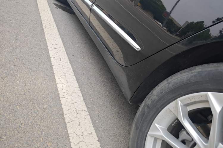 Used Buick LaCrosse 2022 552T Luxury Version Left Side Sill