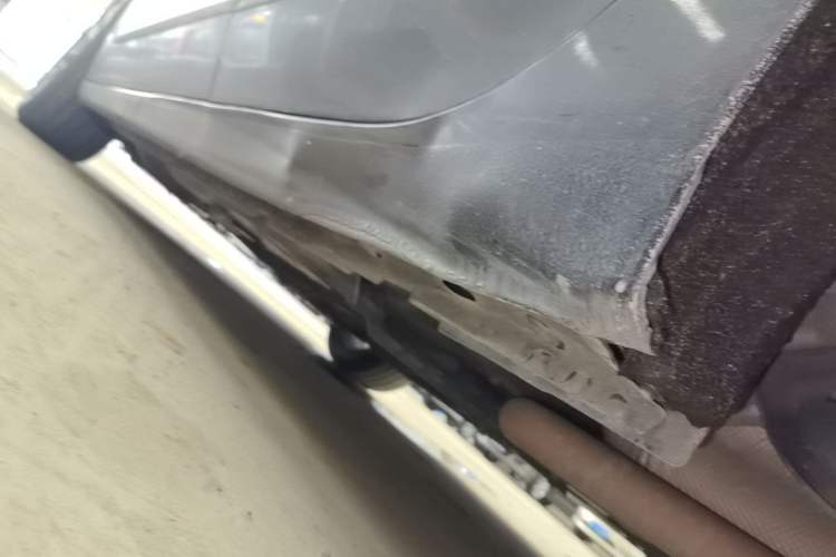 Used Buick LaCrosse 2022 552T Luxury Version Left Side Sill