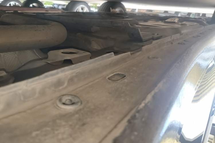 Used Buick LaCrosse 2022 652T Luxury Version Left Side Sill