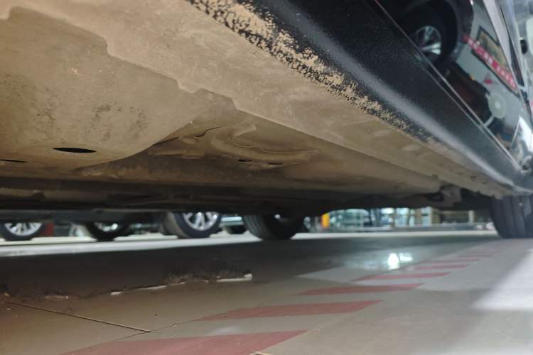 Used Buick LaCrosse 2022 552T Luxury Version Left Side Sill