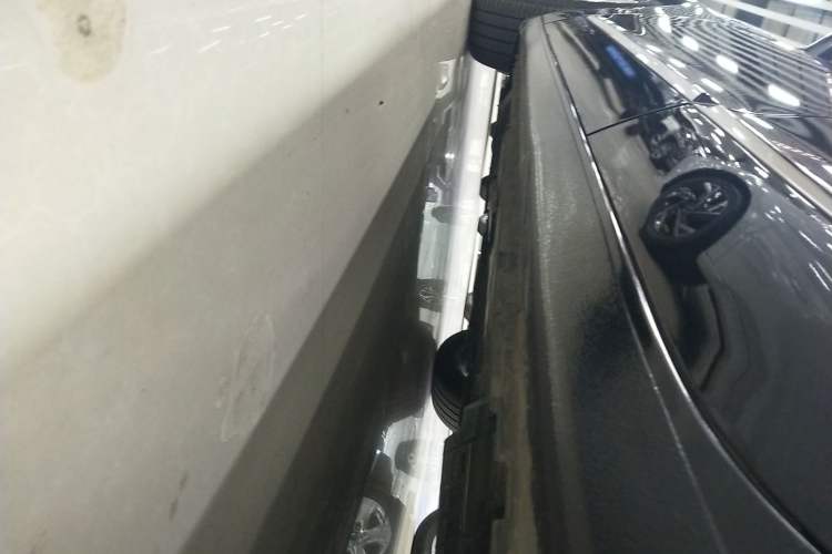 Used Buick LaCrosse 2022 552T Luxury Version Left Side Sill