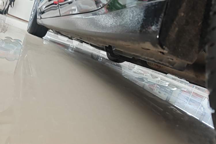 Used Buick LaCrosse 2022 652T Luxury Version Left Side Sill