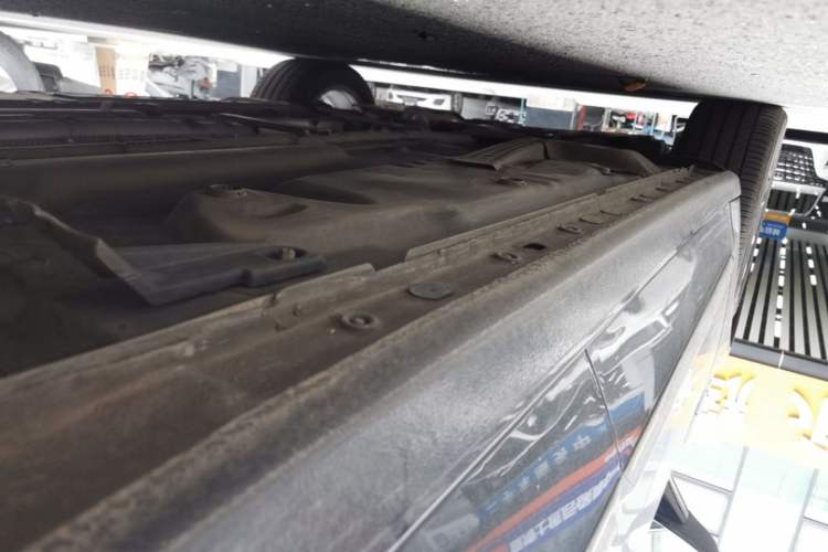 Used Buick LaCrosse 2022 652T Luxury Version Left Side Sill