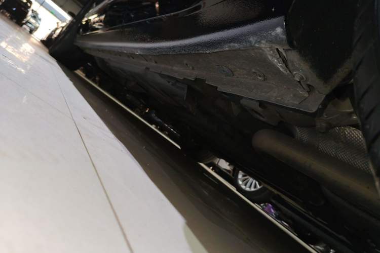 Used Buick LaCrosse 2022 652T Luxury Version Left Side Sill