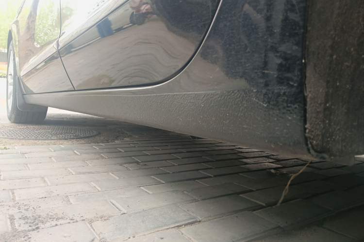 Used Buick LaCrosse 2022 552T Luxury Version Left Side Sill
