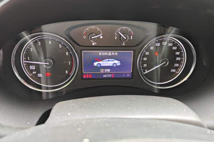 Used Buick LaCrosse 2022 552T Luxury Version Odometer Close Up