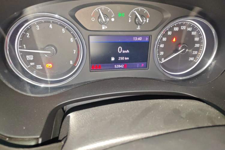 Used Buick LaCrosse 2022 652T Luxury Version Odometer Close Up