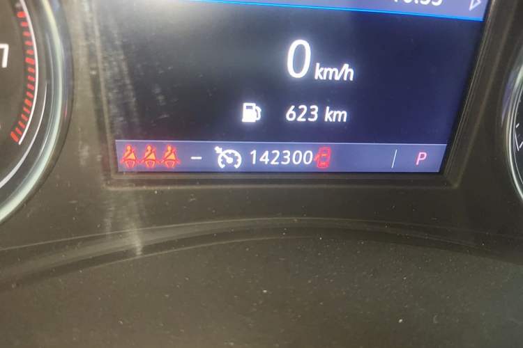 Used Buick LaCrosse 2022 652T Luxury Version Odometer Close Up