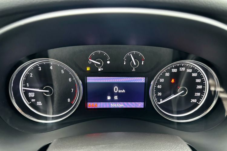 Used Buick LaCrosse 2022 652T Luxury Version Odometer Close Up
