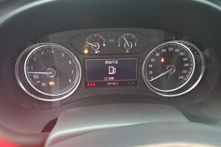 Used Buick LaCrosse 2022 552T Luxury Version Odometer Close Up