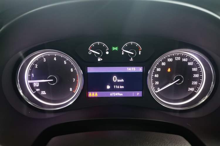 Used Buick LaCrosse 2022 652T Luxury Version Odometer Close Up