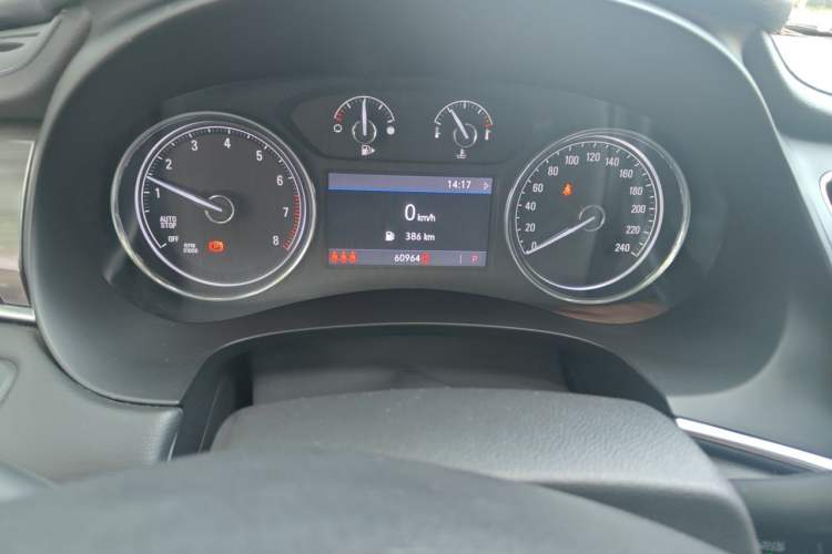 Used Buick LaCrosse 2022 652T Luxury Version Odometer Close Up