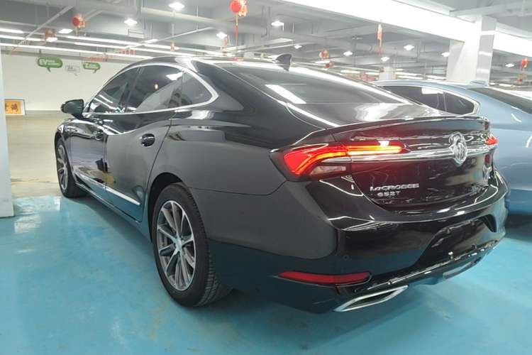 Used Buick LaCrosse 2022 652T Luxury Version Rear Left 45 Deg