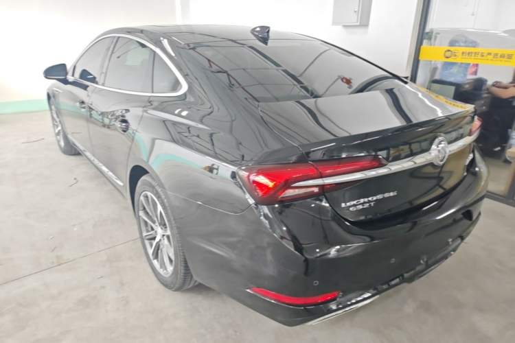 Used Buick LaCrosse 2022 652T Luxury Version Rear Left 45 Deg