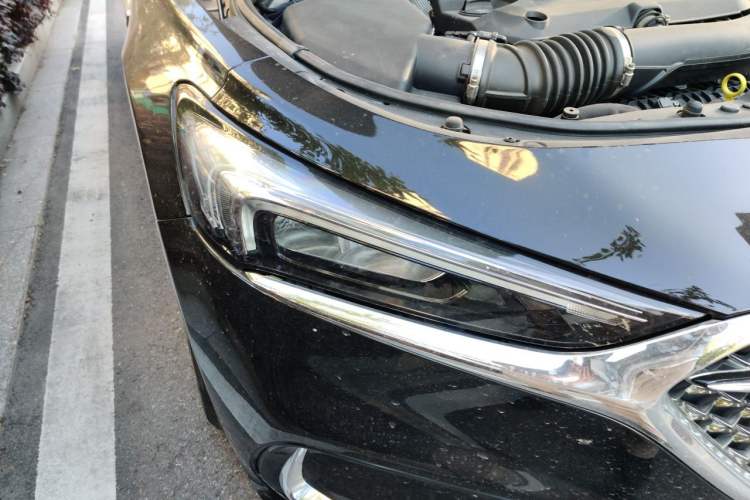 Used Buick LaCrosse 2022 652T Luxury Version Right Front Headlight