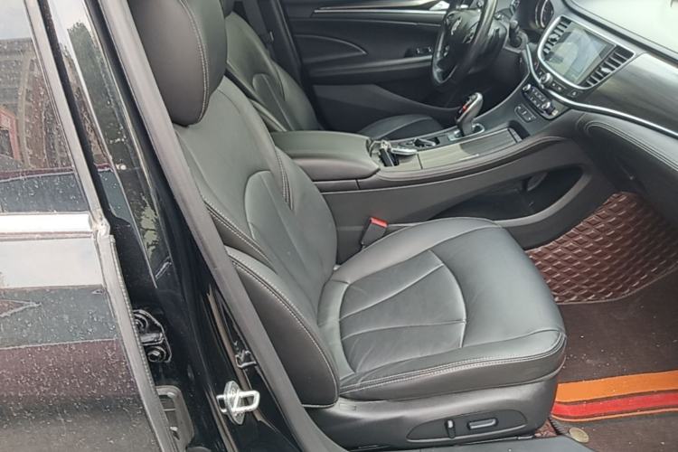 Used Buick LaCrosse 2022 652T Luxury Version Right Front Seat