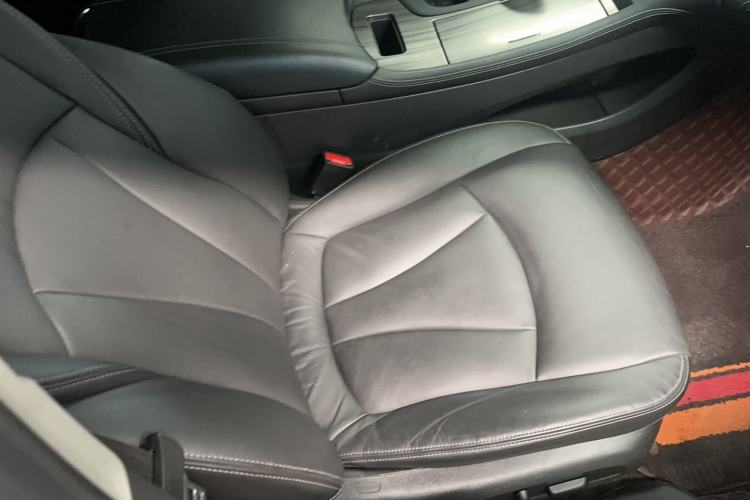 Used Buick LaCrosse 2022 652T Luxury Version Right Front Seat
