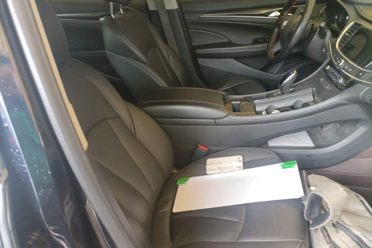 Used Buick LaCrosse 2022 552T Luxury Version Right Front Seat