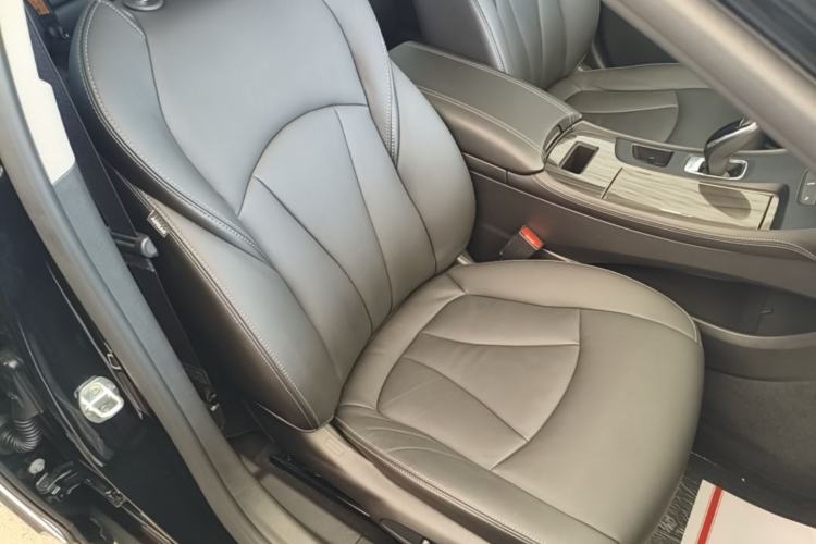 Used Buick LaCrosse 2022 652T Luxury Version Right Front Seat