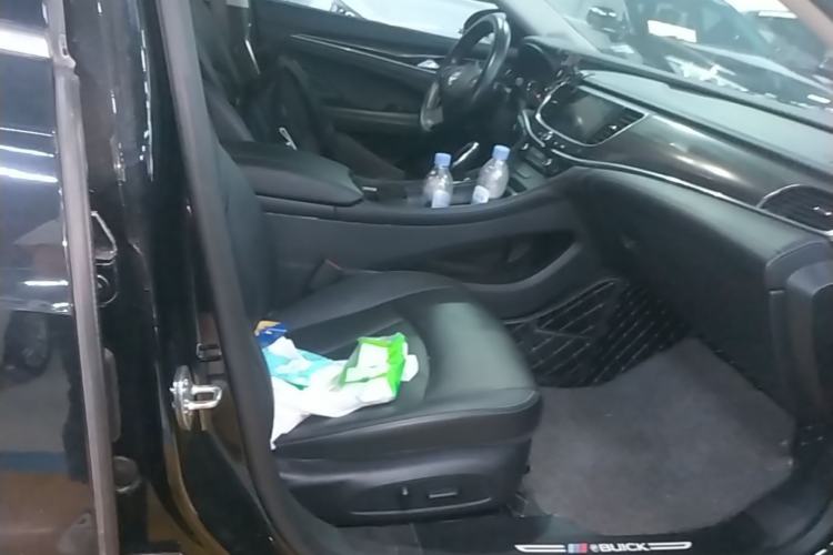 Used Buick LaCrosse 2022 552T Luxury Version Right Front Seat