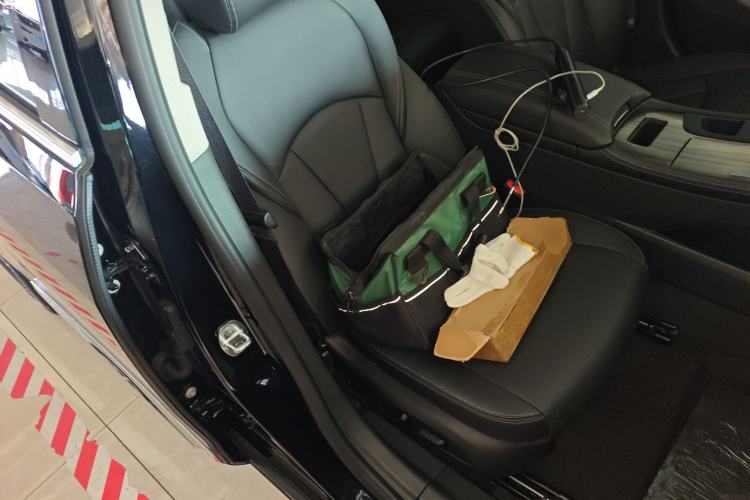 Used Buick LaCrosse 2022 552T Luxury Version Right Front Seat