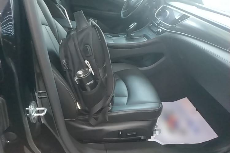 Used Buick LaCrosse 2022 652T Luxury Version Right Front Seat