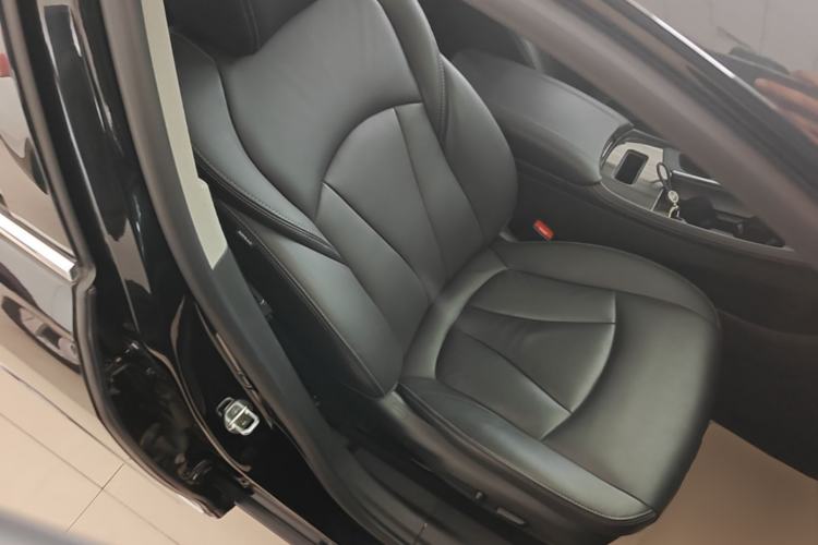 Used Buick LaCrosse 2022 652T Luxury Version Right Front Seat