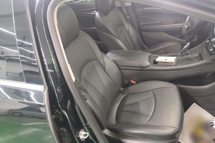 Used Buick LaCrosse 2022 652T Luxury Version Right Front Seat