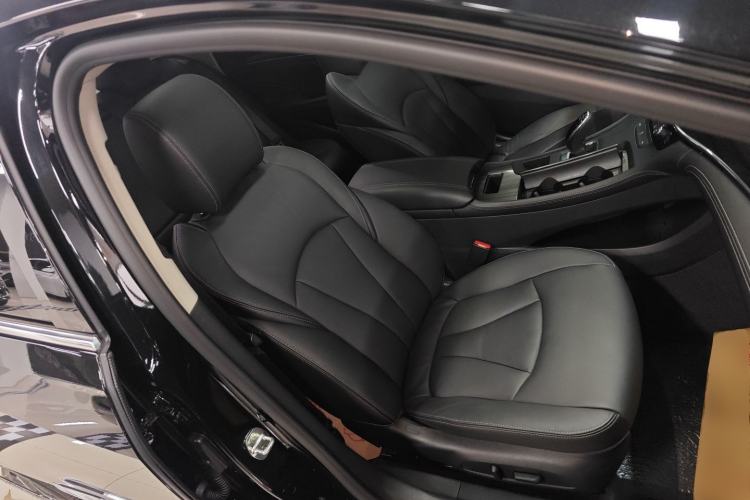 Used Buick LaCrosse 2022 652T Luxury Version Right Front Seat