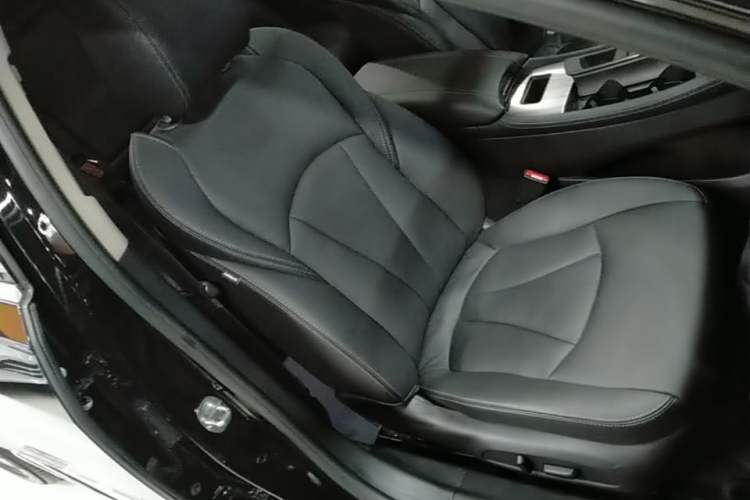 Used Buick LaCrosse 2022 552T Luxury Version Right Front Seat