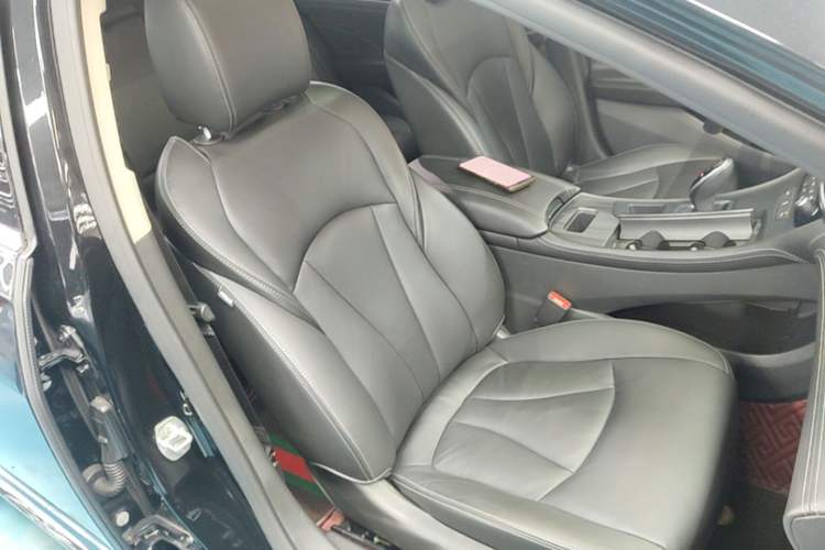 Used Buick LaCrosse 2022 652T Luxury Version Right Front Seat