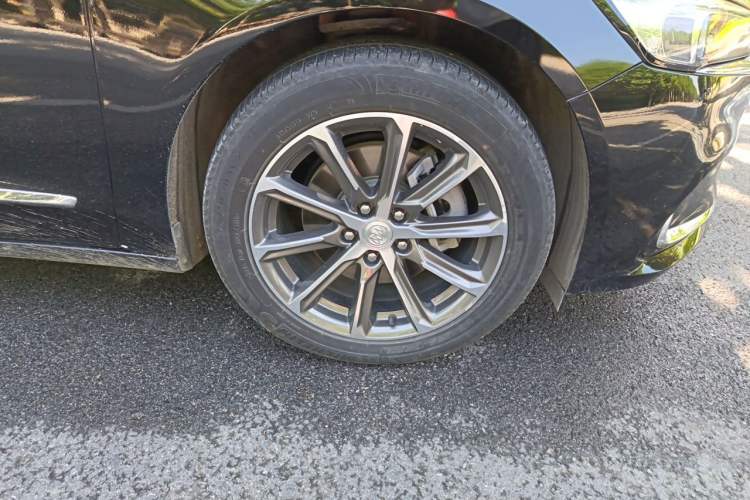 Used Buick LaCrosse 2022 652T Luxury Version Right Front Wheel Hub