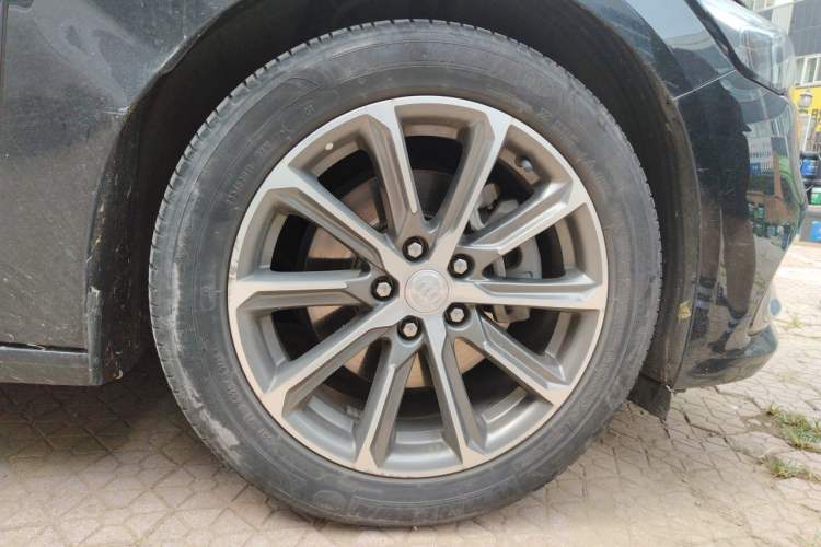 Used Buick LaCrosse 2022 652T Luxury Version Right Front Wheel Hub