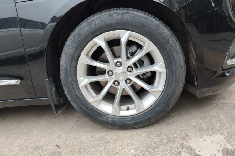 Used Buick LaCrosse 2022 552T Luxury Version Right Front Wheel Hub